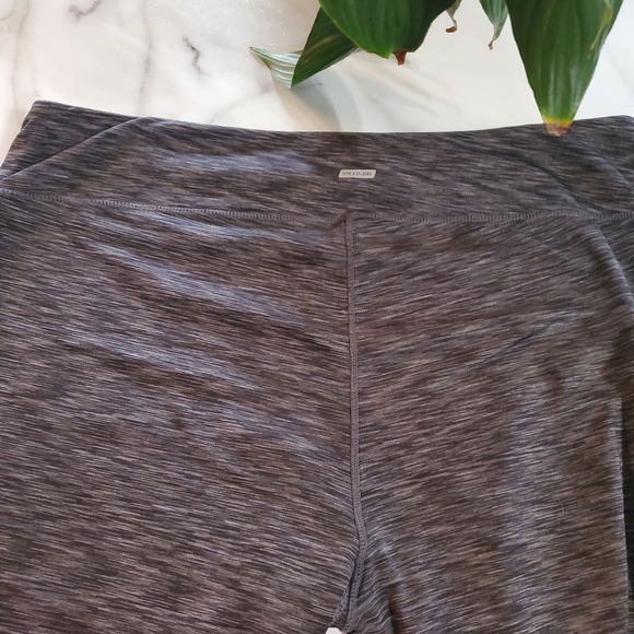 ENERGY ZONE PERFORMANCE LEGGING size 1X (16W-18W) - Picture 14 of 15